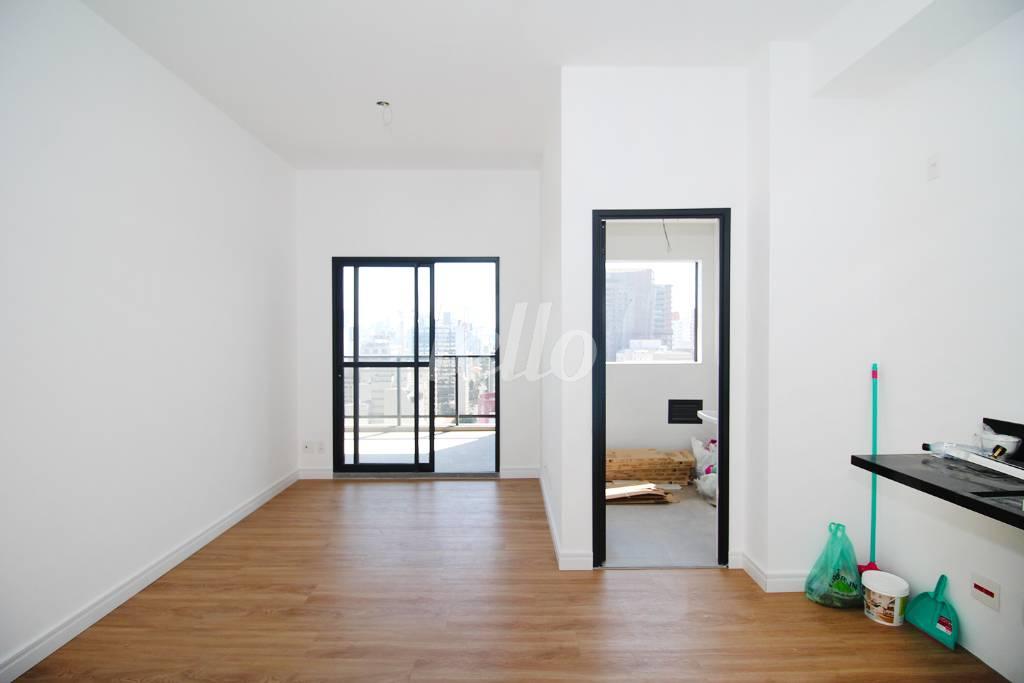SALA de Apartamento à venda, Padrão com 72 m², 2 quartos e 1 vaga em Pinheiros - São Paulo