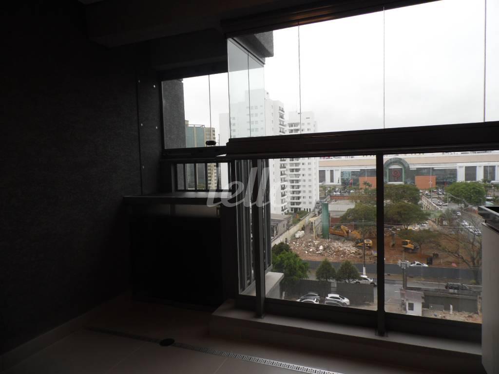 VARANDA GOURMET de Apartamento para alugar, Studio com 31 m², 1 quarto e 1 vaga em Indianópolis - São Paulo