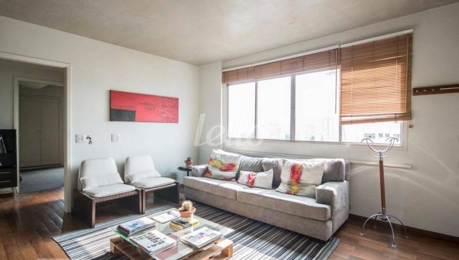SALA de Apartamento à venda, Padrão com 105 m², 3 quartos e 1 vaga em Vila Olímpia - São Paulo