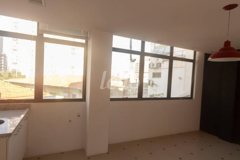 COPA de Sala / Conjunto para alugar, Padrão com 130 m², e em Sumarezinho - São Paulo