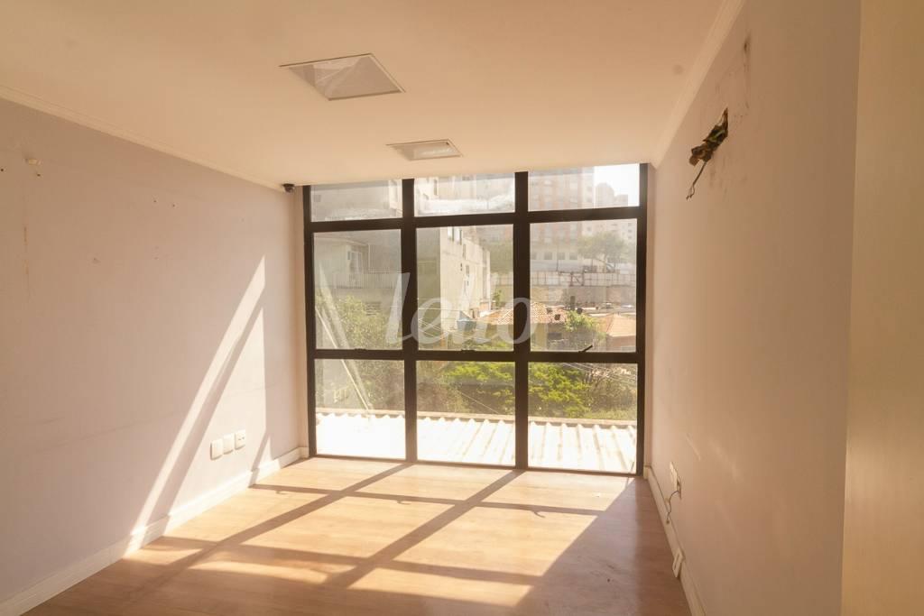 SALA 6 de Sala / Conjunto para alugar, Padrão com 200 m², e em Sumarezinho - São Paulo