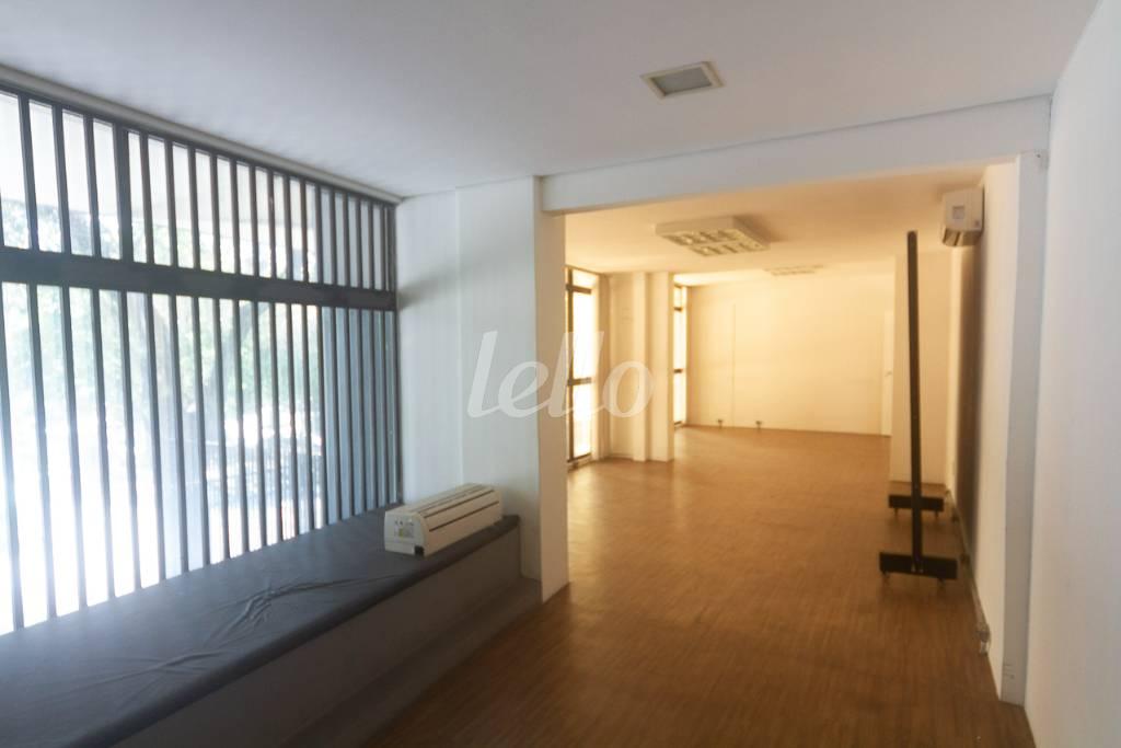 SALA 1 de Sala / Conjunto para alugar, Padrão com 225 m², e em Sumarezinho - São Paulo