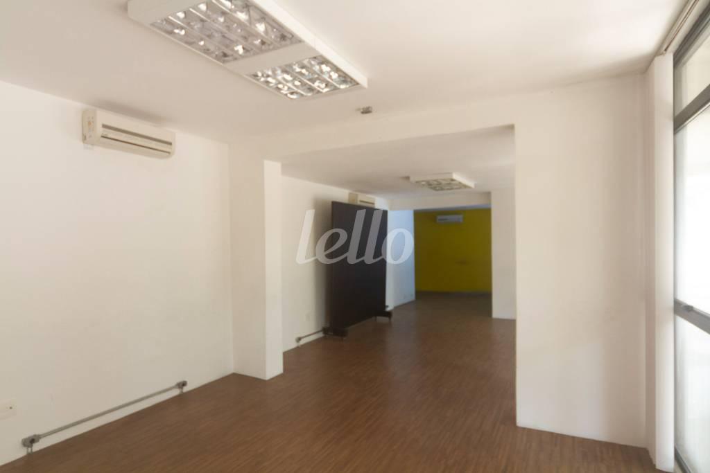 SALA 1 de Sala / Conjunto para alugar, Padrão com 225 m², e em Sumarezinho - São Paulo