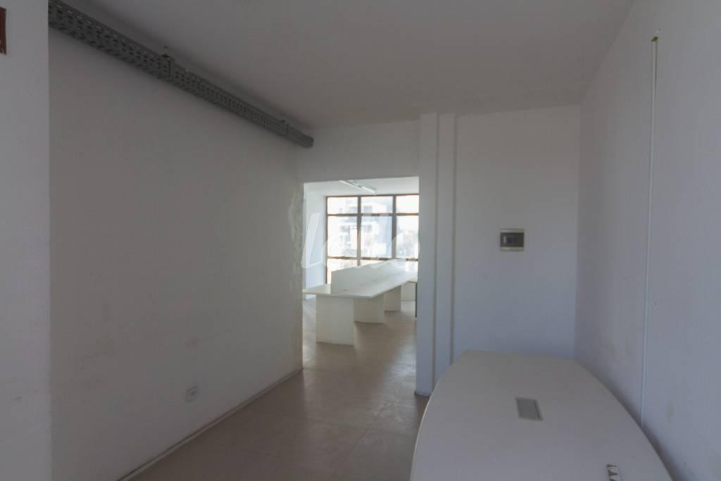 SALA 2 de Sala / Conjunto para alugar, Padrão com 137 m², e em Sumarezinho - São Paulo