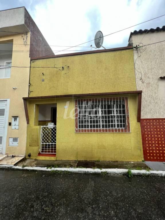 FACHADA de Casa à venda, de vila - térrea com 94 m², 2 quartos e em Mooca - São Paulo