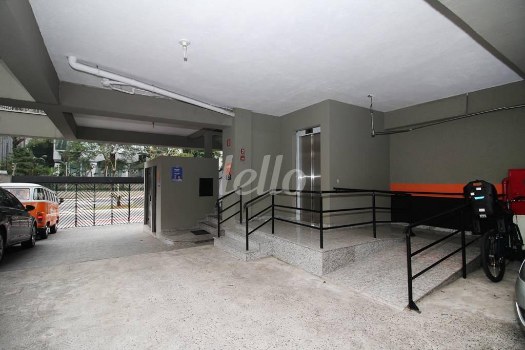 GARAGEM de Andar para alugar, Padrão com 500 m², e 2 vagas em Cerqueira César - São Paulo