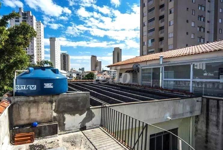 VISTA TELHADO de Casa à venda, térrea com 320 m², 5 quartos e 6 vagas em Vila Bertioga - São Paulo