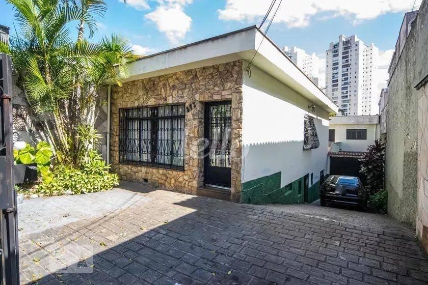 FACHADA de Casa à venda, térrea com 320 m², 5 quartos e 6 vagas em Vila Bertioga - São Paulo