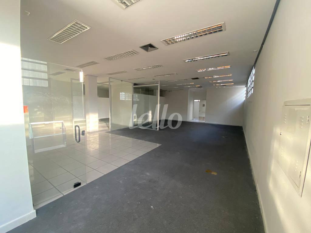 SALÃO de Prédio Comercial para alugar, Monousuário com 250 m², e 15 vagas em Jardim Franca - São Paulo