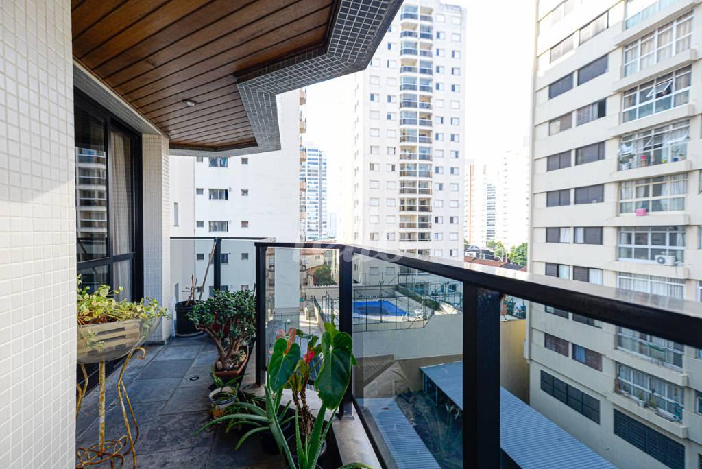 VARANDA SALA DOIS AMBIENTES de Apartamento à venda, Padrão com 120 m², 3 quartos e 2 vagas em Ipiranga - São Paulo