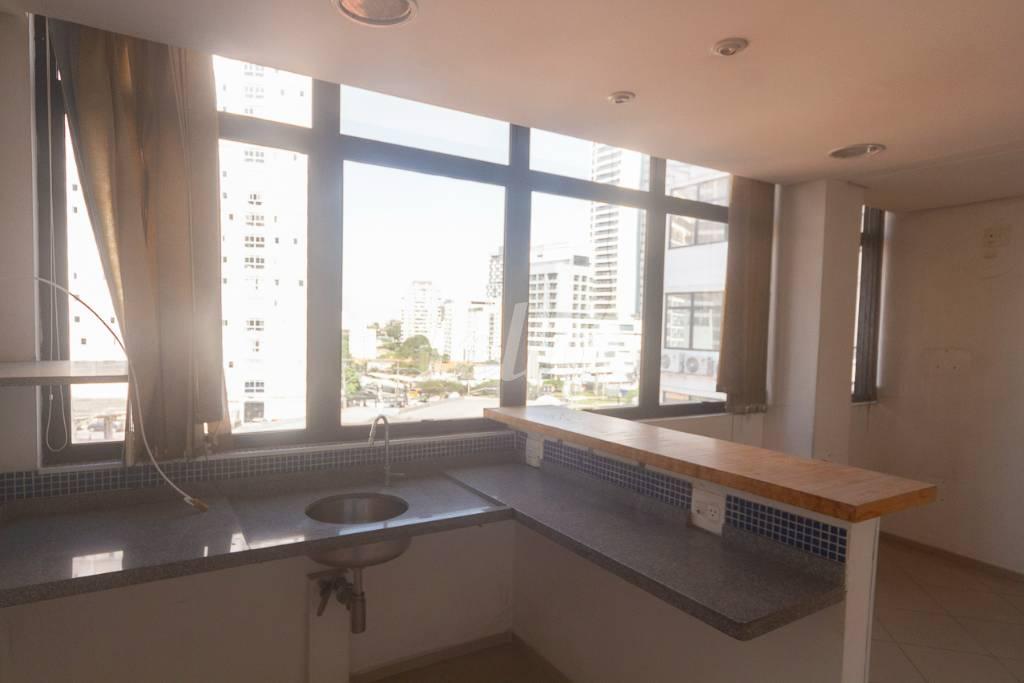 COPA de Sala / Conjunto para alugar, Padrão com 197 m², e em Sumarezinho - São Paulo