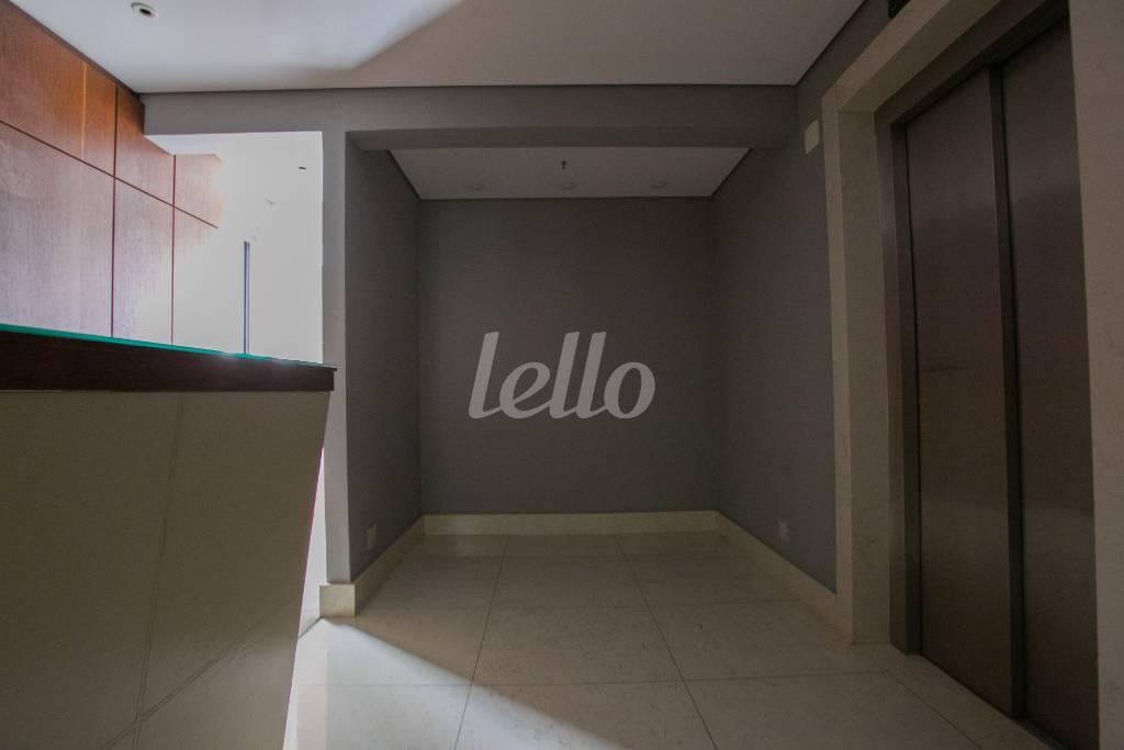 RECEPÇÃO de Andar para alugar, Padrão com 110 m², e 2 vagas em Cerqueira César - São Paulo