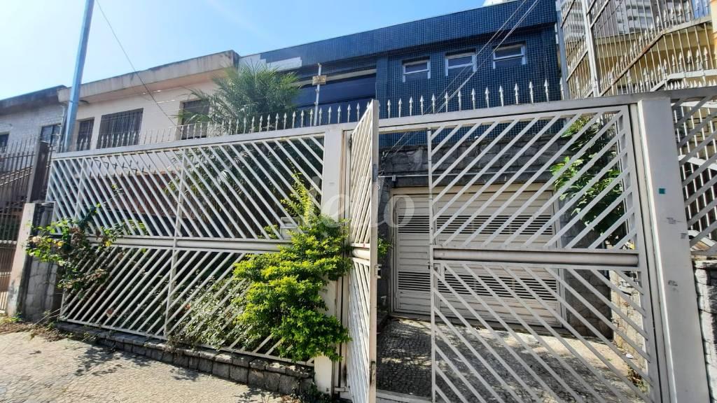 FACHADA de Casa à venda, sobrado com 200 m², 3 quartos e 4 vagas em Tatuapé - São Paulo