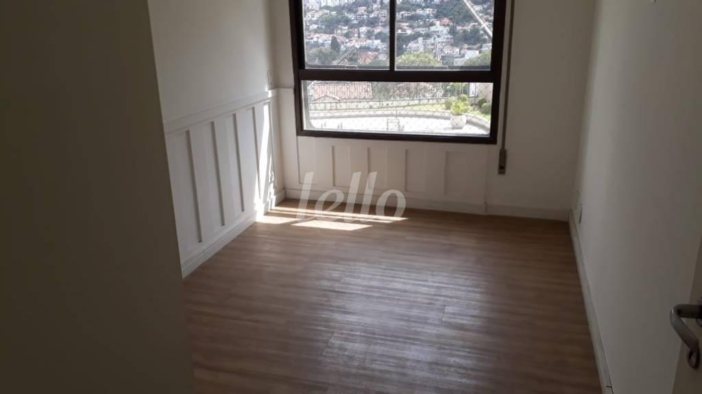 DORMITÓRIO 2 de Apartamento à venda, Padrão com 265 m², 3 quartos e 3 vagas em Higienópolis - São Paulo