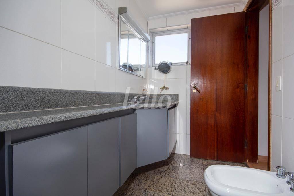 BANHEIRO de Apartamento à venda, Padrão com 159 m², 3 quartos e 2 vagas em Santa Cecília - São Paulo