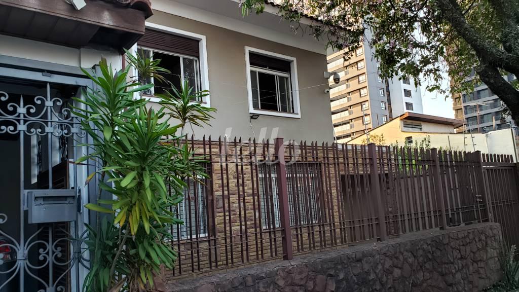 FACHADA de Casa para alugar, sobrado com 235 m², e 8 vagas em Brooklin Paulista - São Paulo