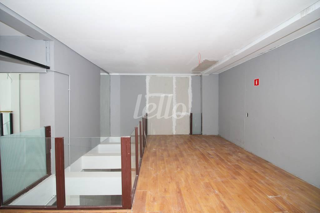 MEZANINO de Loja para alugar, Padrão com 2000 m², e 20 vagas em Morumbi - São Paulo
