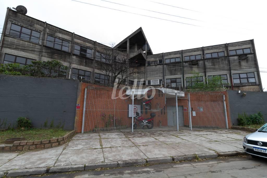 FACHADA de Galpão/Armazém para alugar, Padrão com 4700 m², e em Cidade Industrial Satélite - Guarulhos
