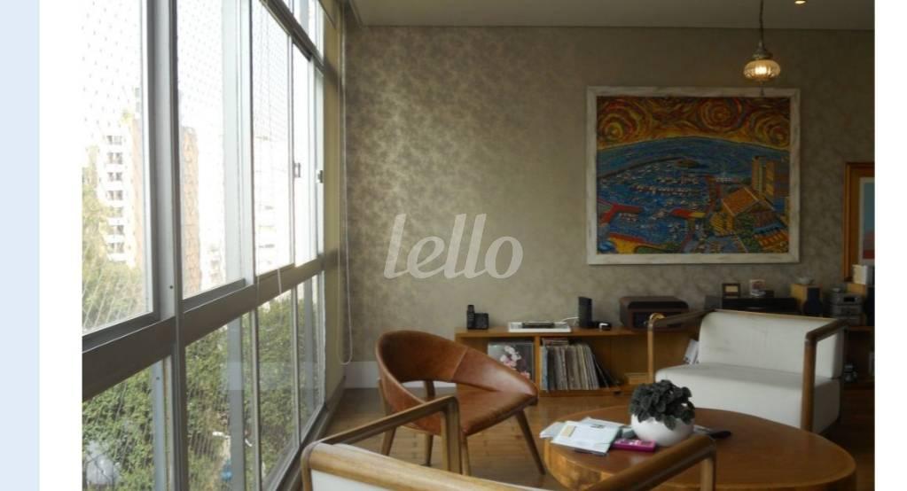 SALA de Apartamento à venda, Padrão com 450 m², 4 quartos e 3 vagas em Higienópolis - São Paulo