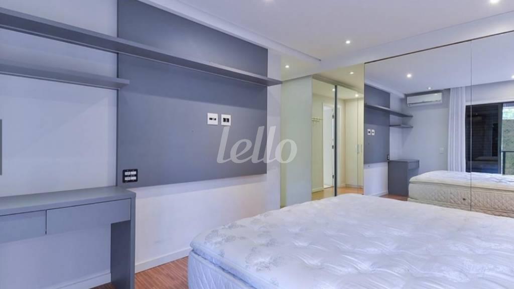 DORMITÓRIO de Apartamento à venda, Padrão com 170 m², 3 quartos e 3 vagas em Higienópolis - São Paulo