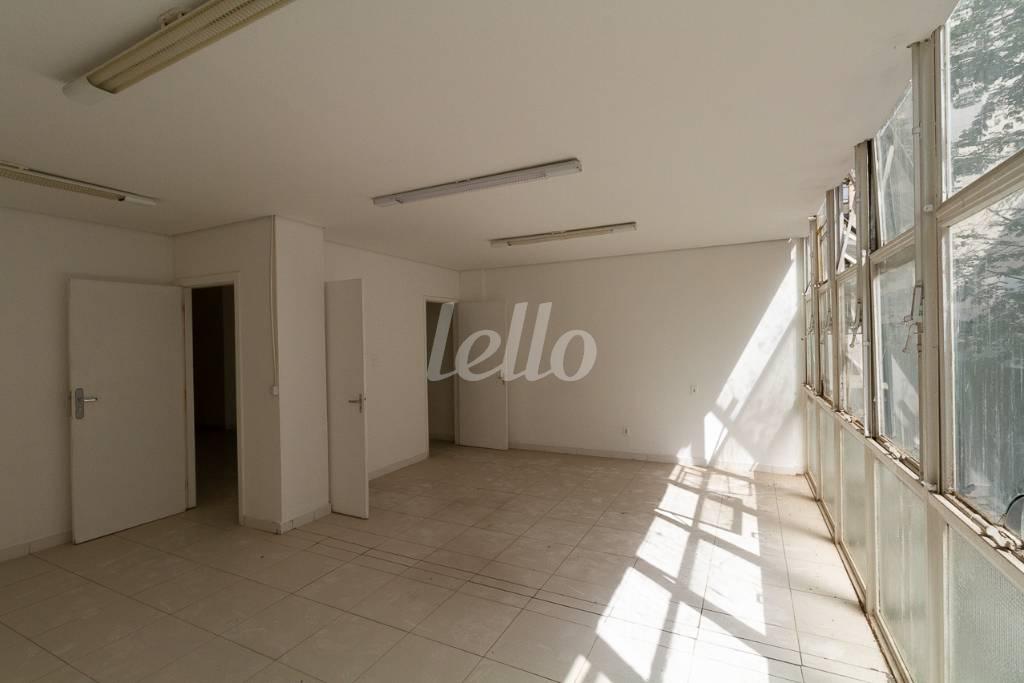 SALA 4 de Sala / Conjunto para alugar, Padrão com 500 m², e em República - São Paulo