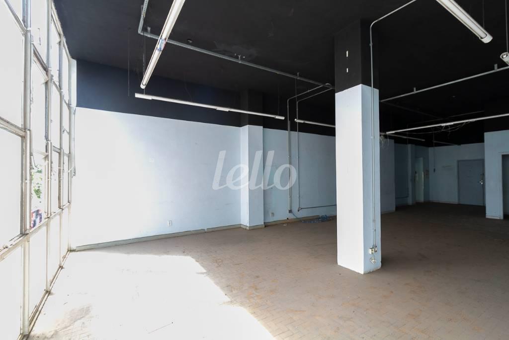 SALA 6 de Sala / Conjunto para alugar, Padrão com 500 m², e em República - São Paulo