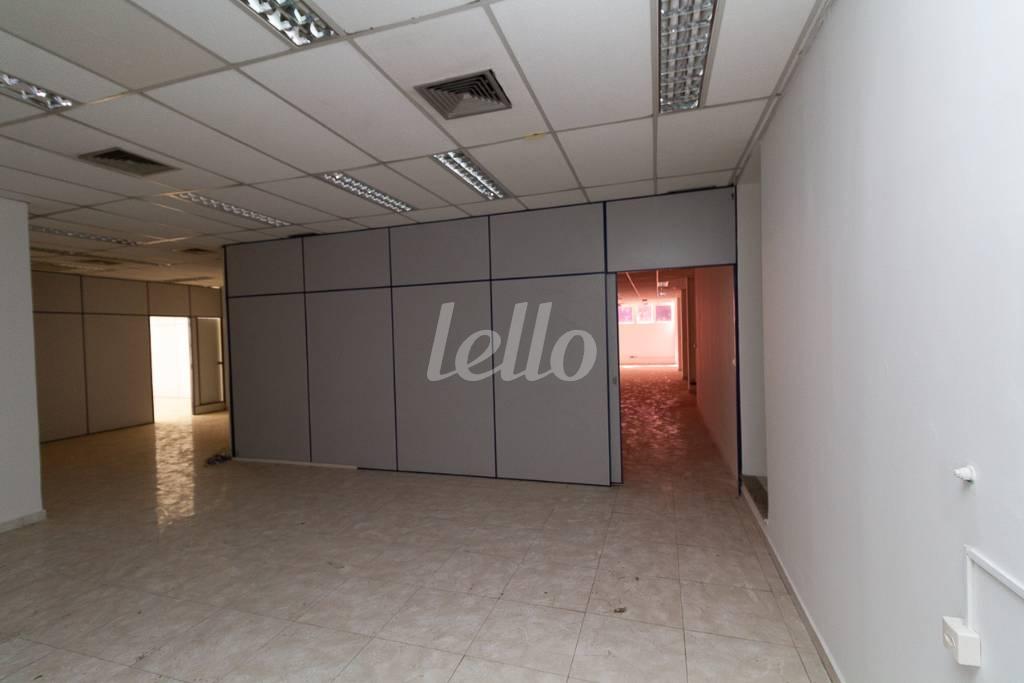 SALA 8 de Sala / Conjunto para alugar, Padrão com 500 m², e em República - São Paulo