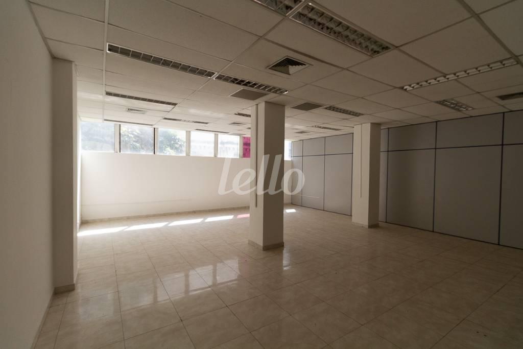SALA 11 de Sala / Conjunto para alugar, Padrão com 500 m², e em República - São Paulo