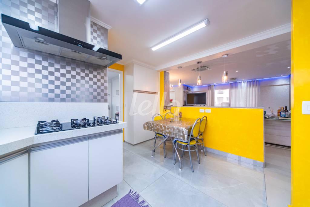 COZINHA de Apartamento à venda, Padrão com 132 m², 3 quartos e 3 vagas em Campestre - Santo André