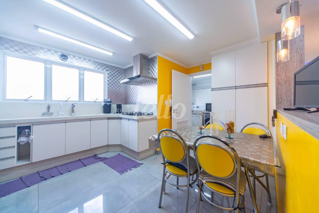 COZINHA de Apartamento à venda, Padrão com 132 m², 3 quartos e 3 vagas em Campestre - Santo André