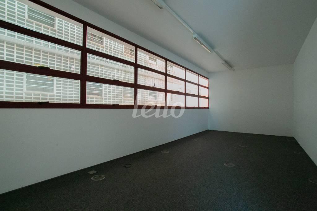 SALA 15 de Prédio Comercial para alugar, Monousuário com 1407 m², e 24 vagas em Higienópolis - São Paulo
