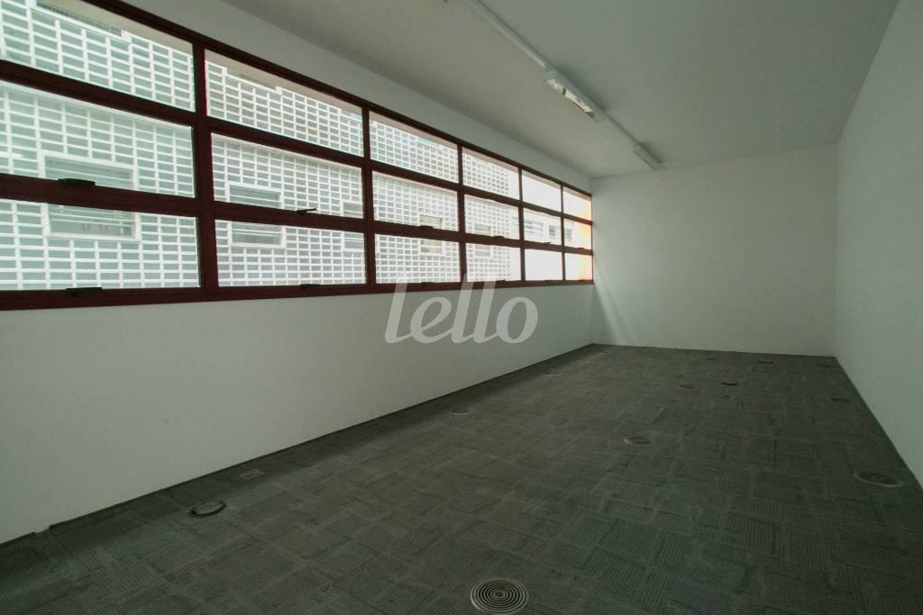 SALA 17 de Prédio Comercial para alugar, Monousuário com 1407 m², e 24 vagas em Higienópolis - São Paulo