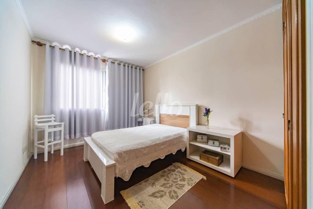 QUARTO2 de Apartamento à venda, Padrão com 141 m², 4 quartos e 2 vagas em Campestre - Santo André