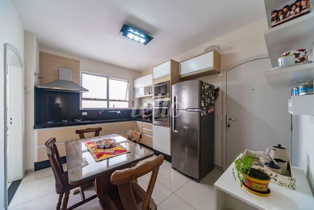 COZINHA de Apartamento à venda, Padrão com 141 m², 4 quartos e 2 vagas em Campestre - Santo André