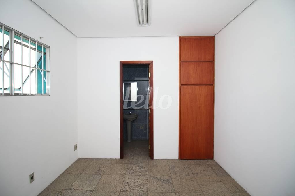 SALA 4 de Andar para alugar, Padrão com 216 m², e em Santana - São Paulo