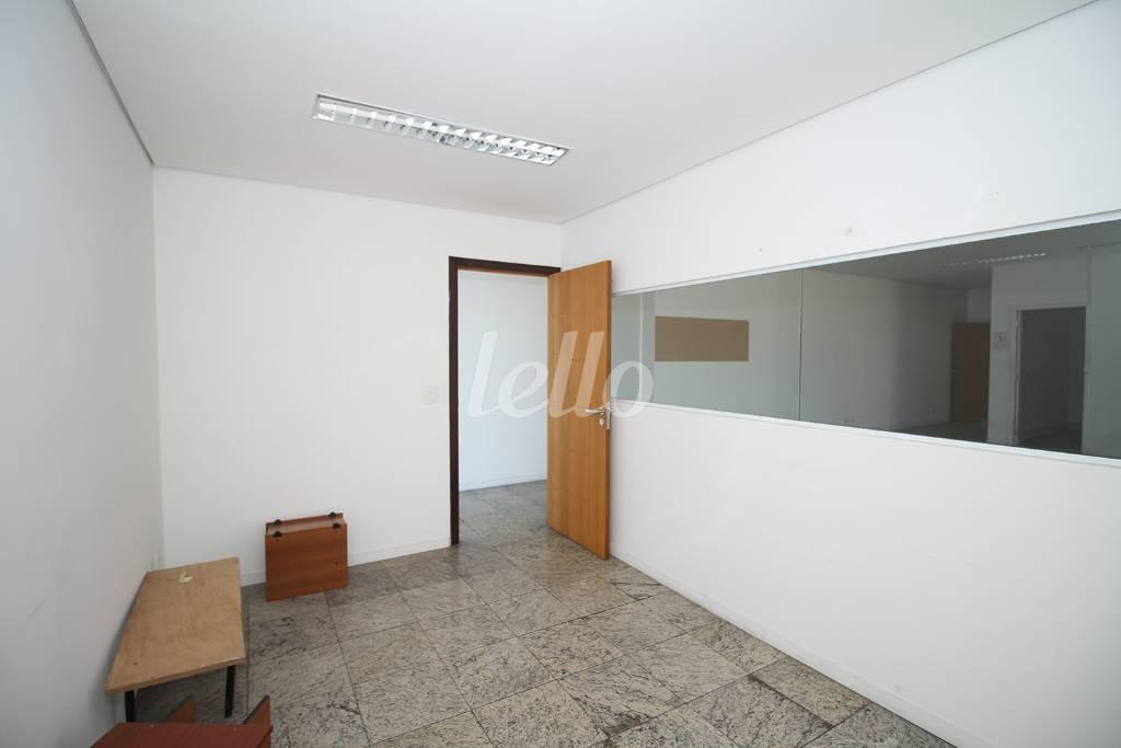 SALA 3 de Andar para alugar, Padrão com 216 m², e em Santana - São Paulo