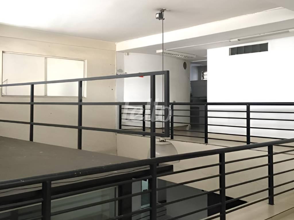 PISO SUPERIOR de Loja para alugar, Padrão com 200 m², e em Bela Vista - São Paulo