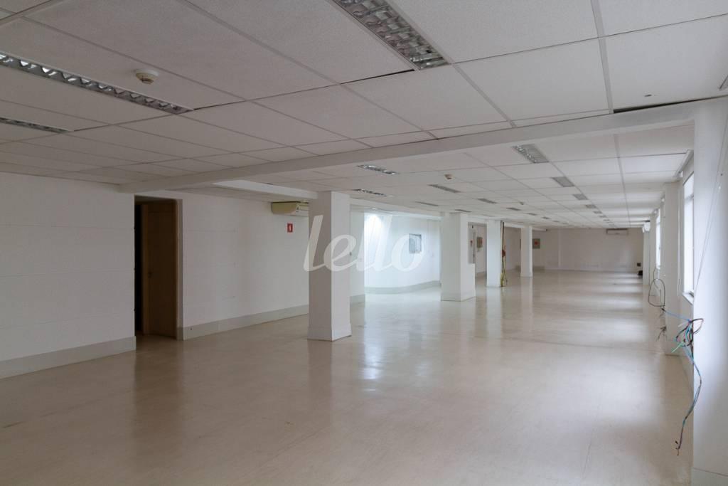 SALA 1 (4) de Sala / Conjunto para alugar, Padrão com 110 m², e em República - São Paulo