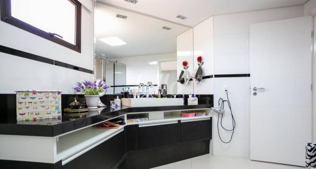BANHEIRO SUITE MASTER de Apartamento à venda, Padrão com 520 m², 4 quartos e 4 vagas em Água Fria - São Paulo