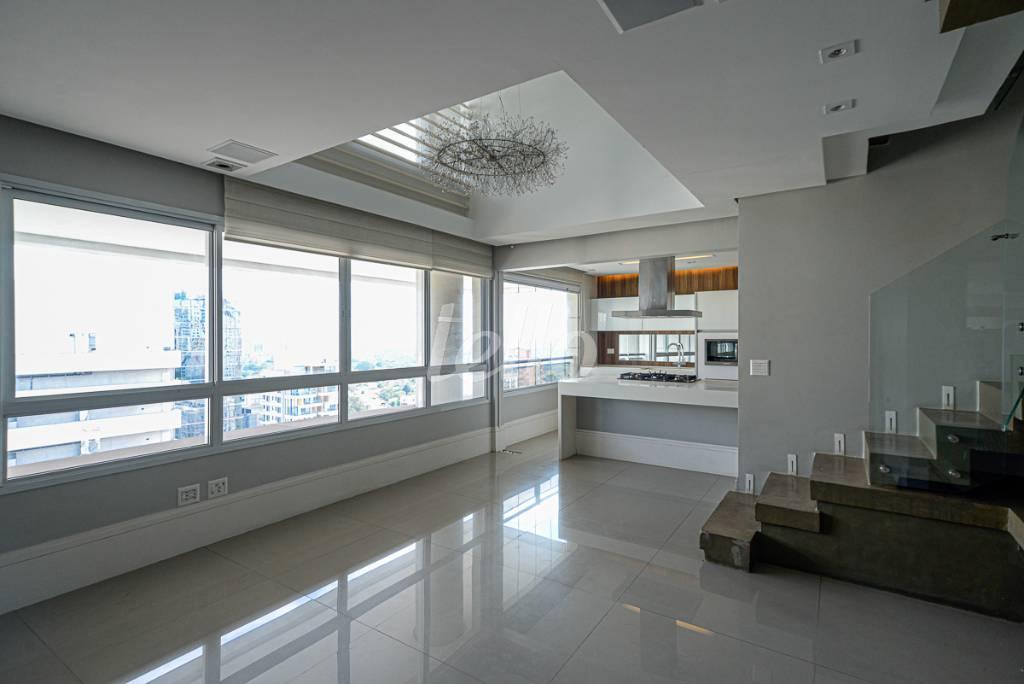 SALA de Apartamento à venda, Triplex com 182 m², 2 quartos e 2 vagas em Paraíso - São Paulo
