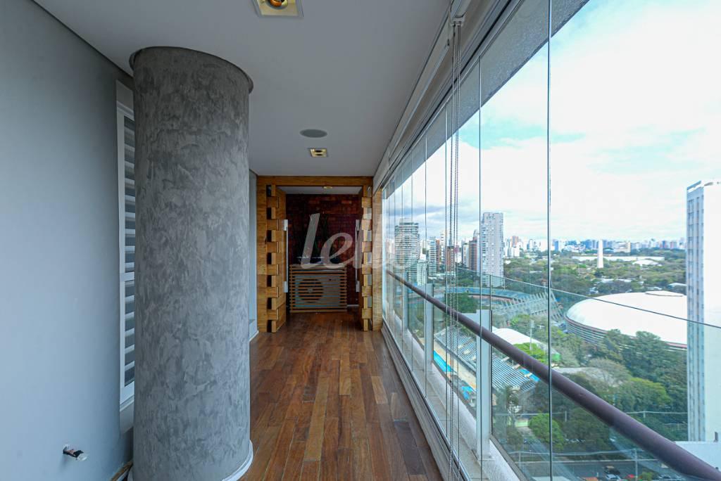 VARANDA de Apartamento à venda, Triplex com 182 m², 2 quartos e 2 vagas em Paraíso - São Paulo