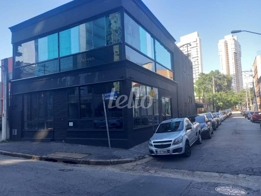 FACHADA de Sobreloja para alugar, Padrão com 180 m², e em Vila Olímpia - São Paulo