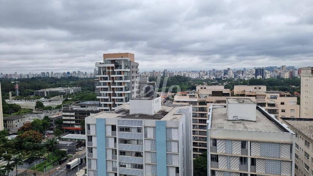 VISTA de Apartamento à venda, Padrão com 122 m², 3 quartos e 2 vagas em Jardim Paulista - São Paulo