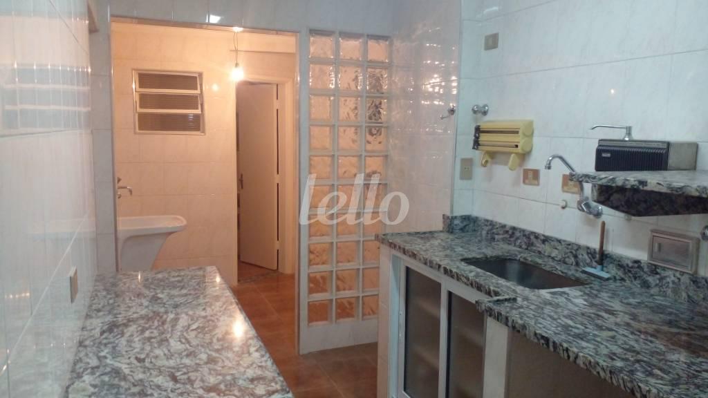 COZINHA E ÁREA DE SERVIÇO de Apartamento à venda, Padrão com 91 m², 2 quartos e 1 vaga em Consolação - São Paulo