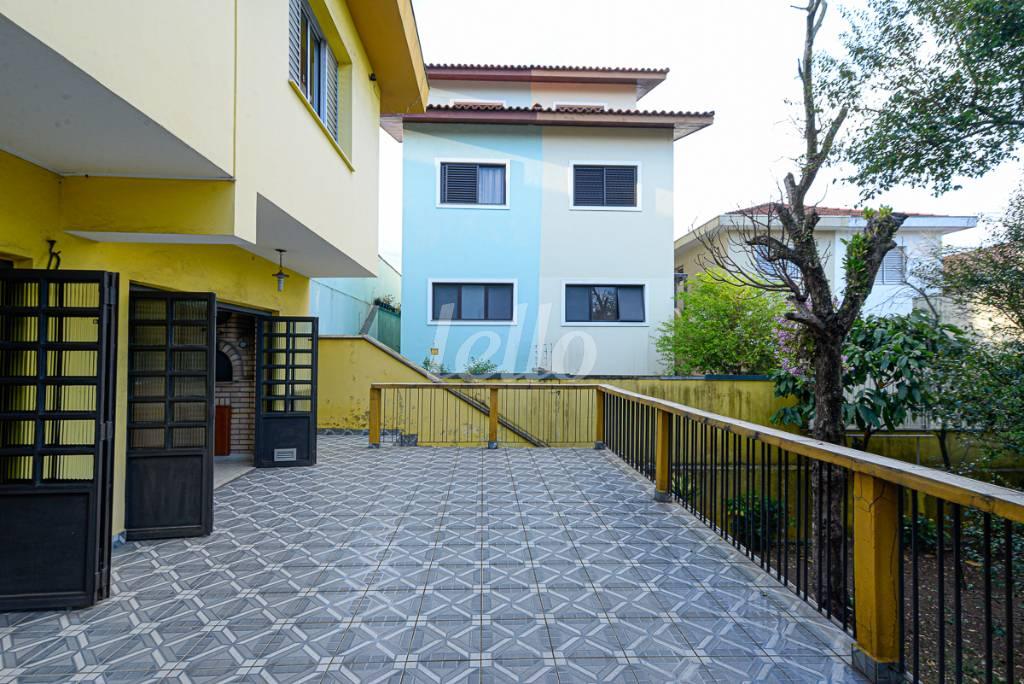 TERRAÇO de Casa à venda, térrea com 276 m², 3 quartos e 8 vagas em Chácara do Encosto - São Paulo