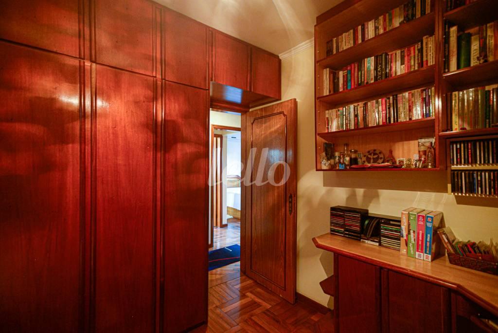 HOME OFFICE de Casa à venda, térrea com 276 m², 3 quartos e 8 vagas em Chácara do Encosto - São Paulo