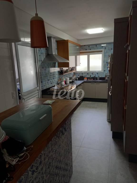 COZINHA de Apartamento à venda, Padrão com 236 m², 3 quartos e 4 vagas em Vila Gilda - Santo André