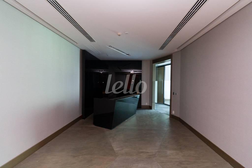 RECEPÇÃO de Sala / Conjunto para alugar, Padrão com 471 m², e 11 vagas em Itaim Bibi - São Paulo