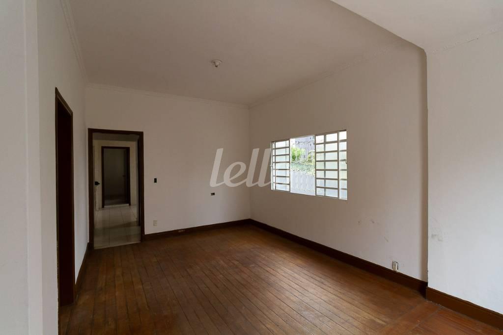 SALA (3) de Casa à venda, sobrado com 200 m², 3 quartos e 3 vagas em Jardim - Santo André