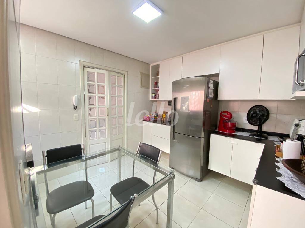 COZINHA de Casa à venda, sobrado com 190 m², 2 quartos e 2 vagas em Vila Regente Feijó - São Paulo